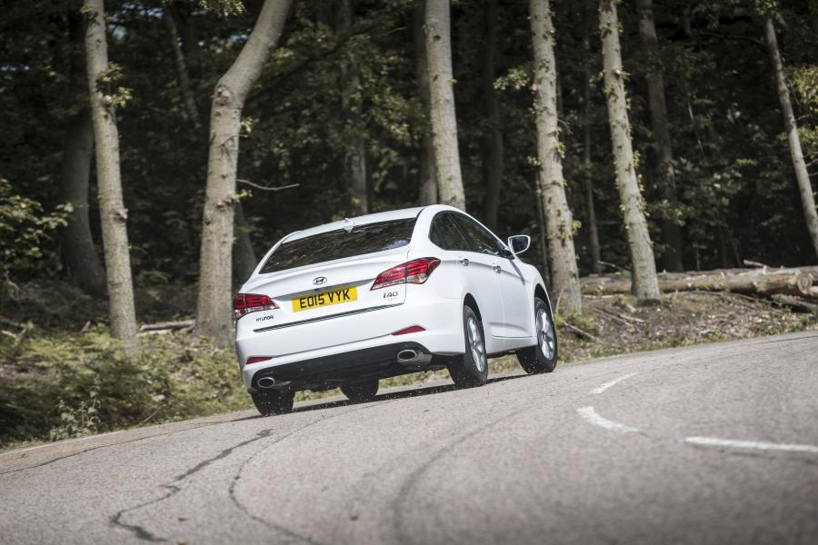  Hyundai i40 Sedan 2015 года  (UK) (фото 13 из 22)